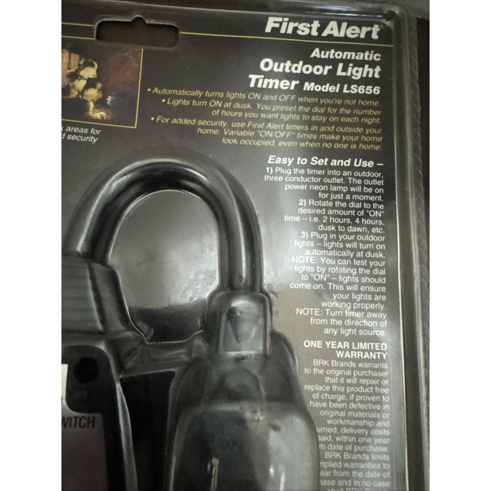 First Alert Automatic Outdoor Light Timer Model LS656 - Picture 7 of 7